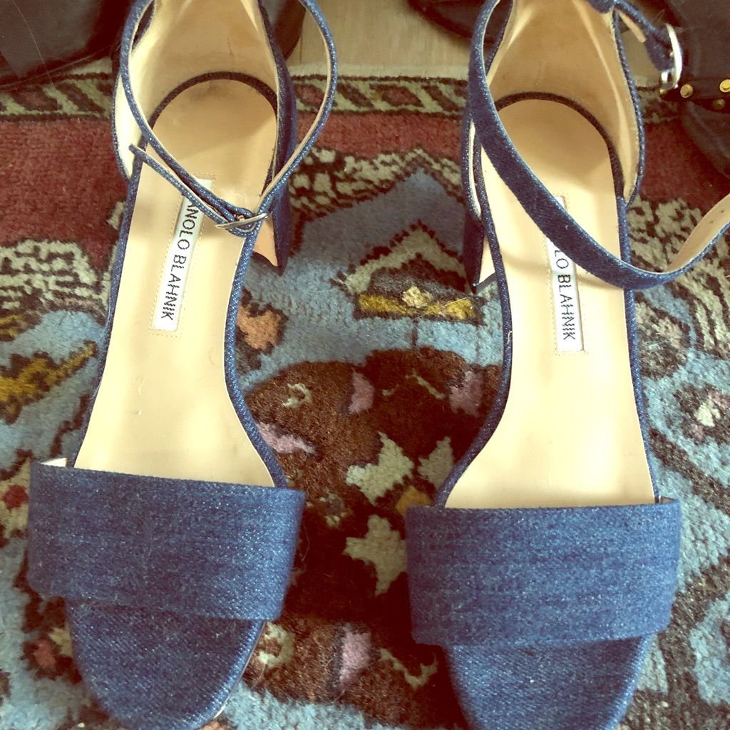 Manola Blahnik Size 8 Denim Sandal